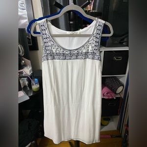 Solitaire White dress with navy detailing size medium